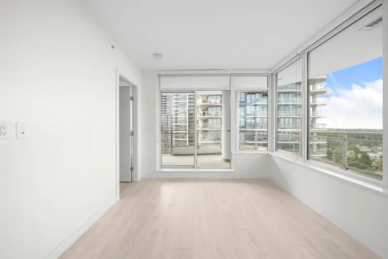 2108 13318 104 AVENUE - photo 1 of 25