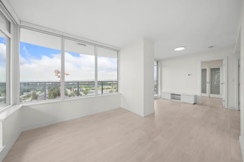 2108 13318 104 AVENUE - photo 4 of 25