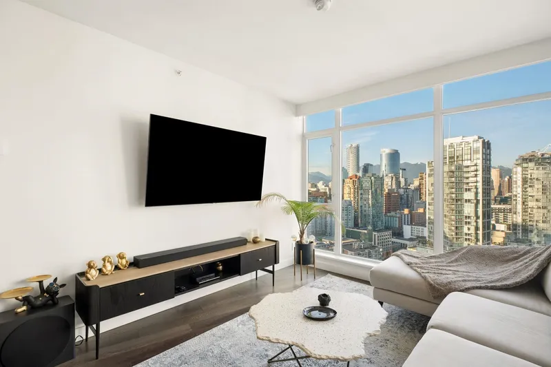 3005 1372 SEYMOUR STREET - photo 1 of 25