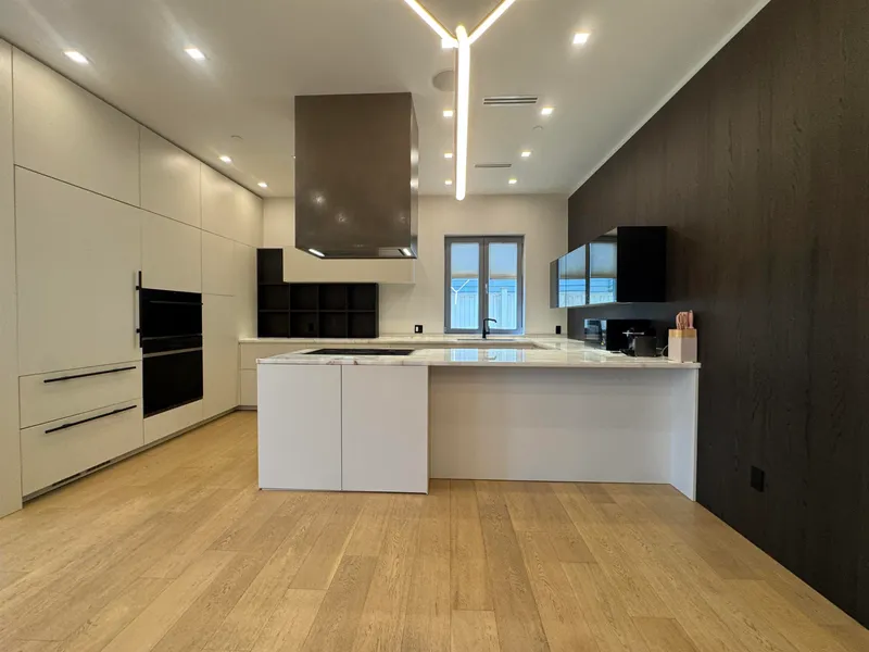 1076 PARK DRIVE - photo 4 of 24