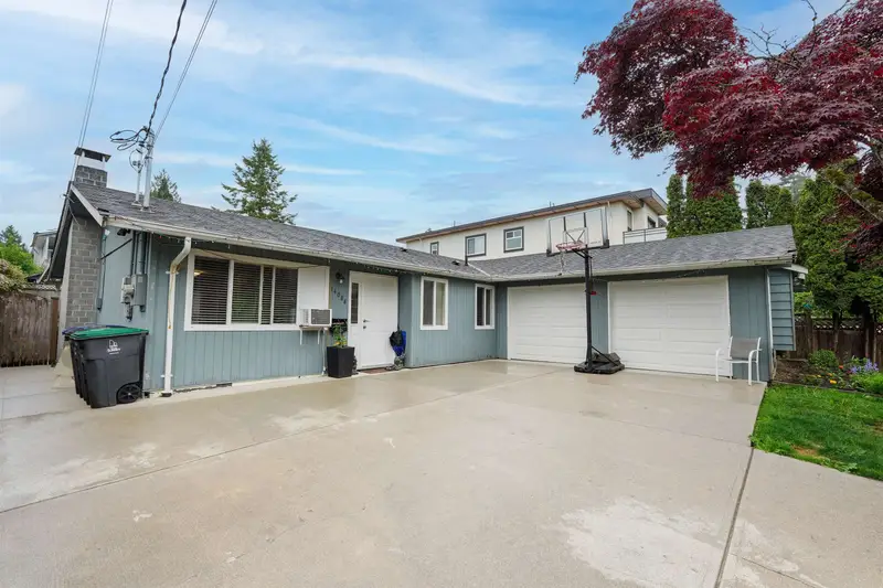 14088 78 AVENUE - photo 3 of 25