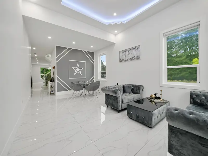 16158 96B AVENUE - photo 2 of 25