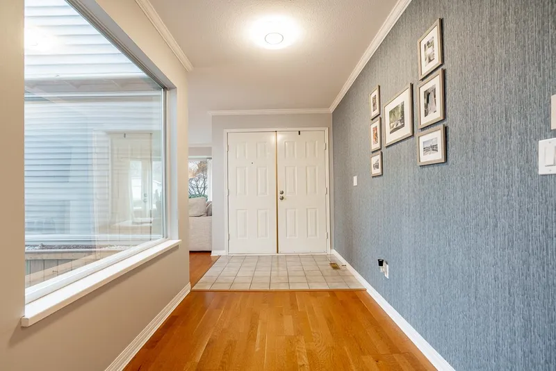 1285 163 A STREET - photo 4 of 25