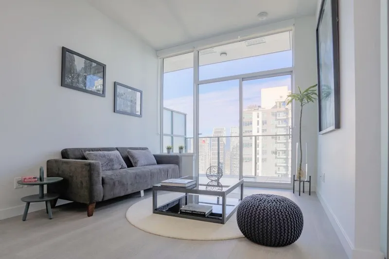 4001 6537 TELFORD AVENUE - photo 3 of 20