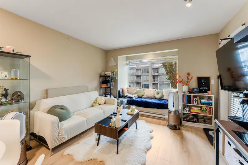 307 5000 IMPERIAL STREET - photo 2 of 17