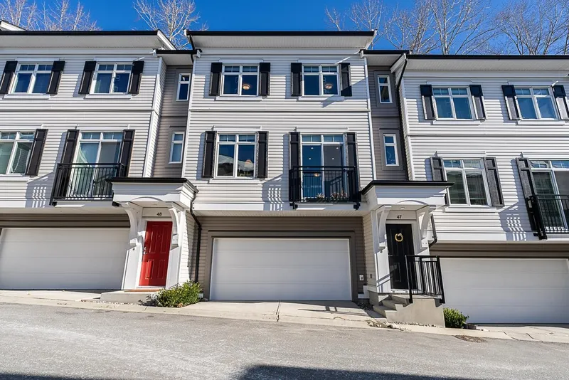 47 2070 OAK MEADOWS DRIVE - photo 2 of 25