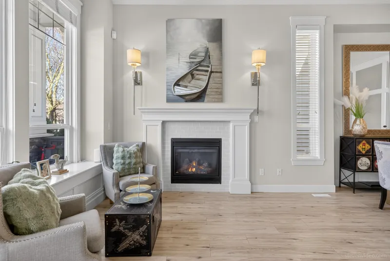 8248 211 STREET - photo 4 of 25