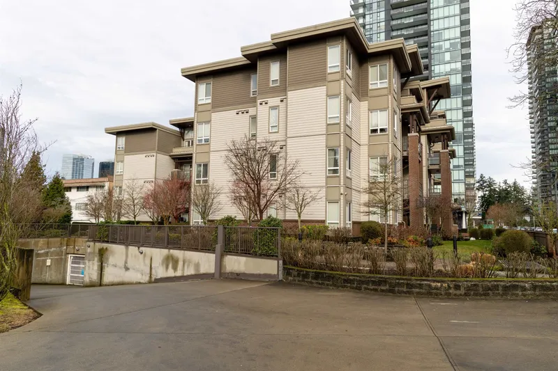 402 6875 DUNBLANE AVENUE - photo 2 of 21