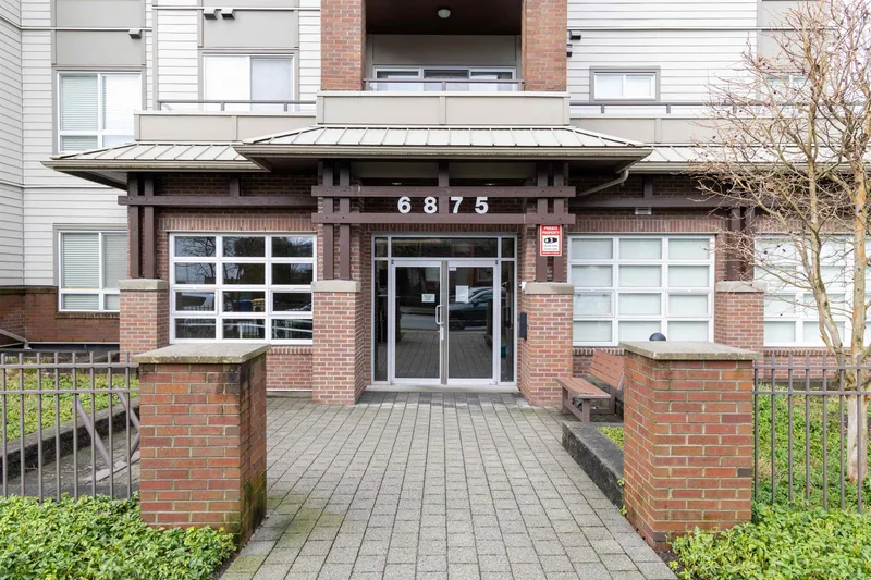 402 6875 DUNBLANE AVENUE - photo 4 of 21