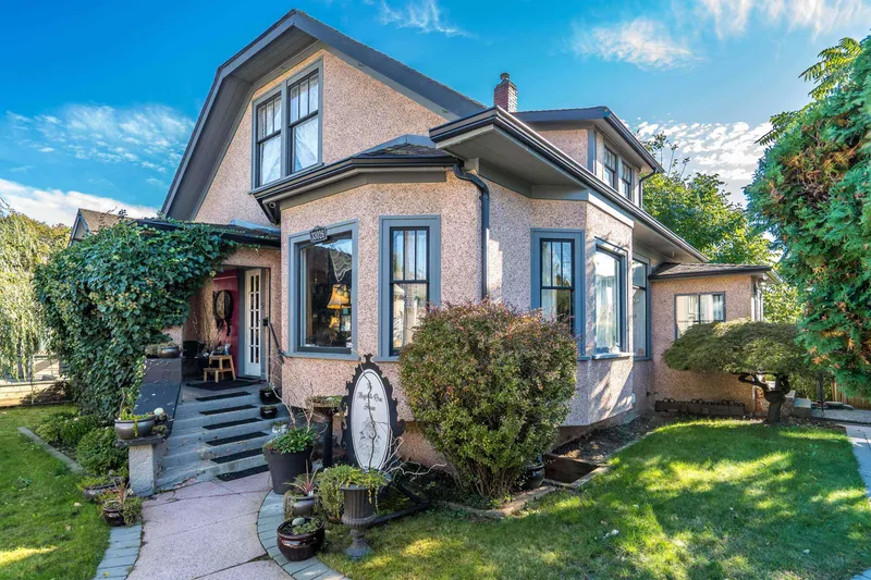 33026 2 AVENUE - photo 2 of 25