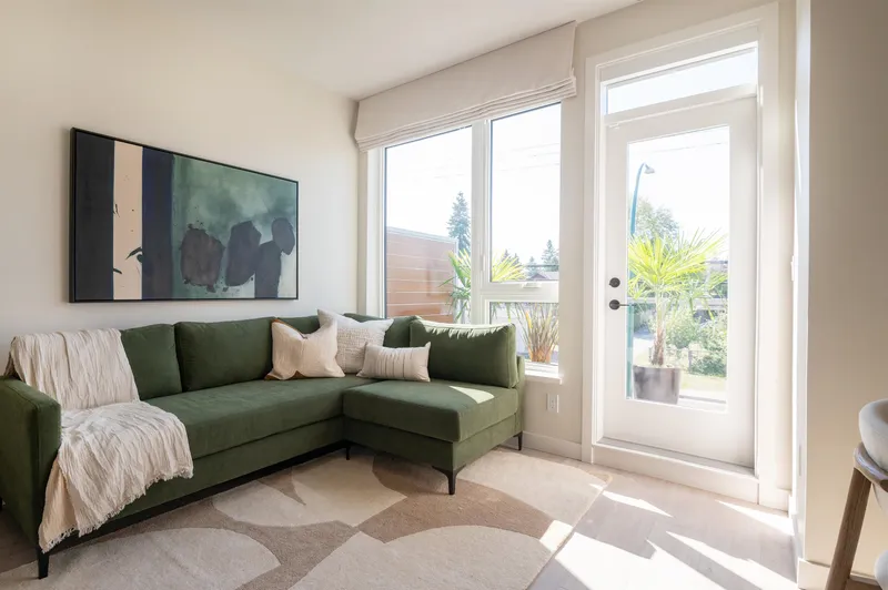 210 921 GRANT STREET - photo 4 of 10