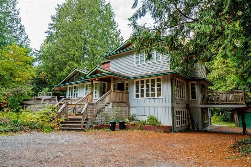 13127 28 AVENUE - photo 3 of 12