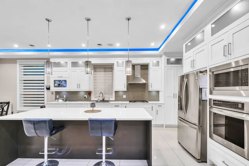 11899 74B AVENUE - photo 3 of 25