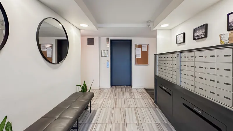 309 2211 WALL STREET - photo 2 of 16