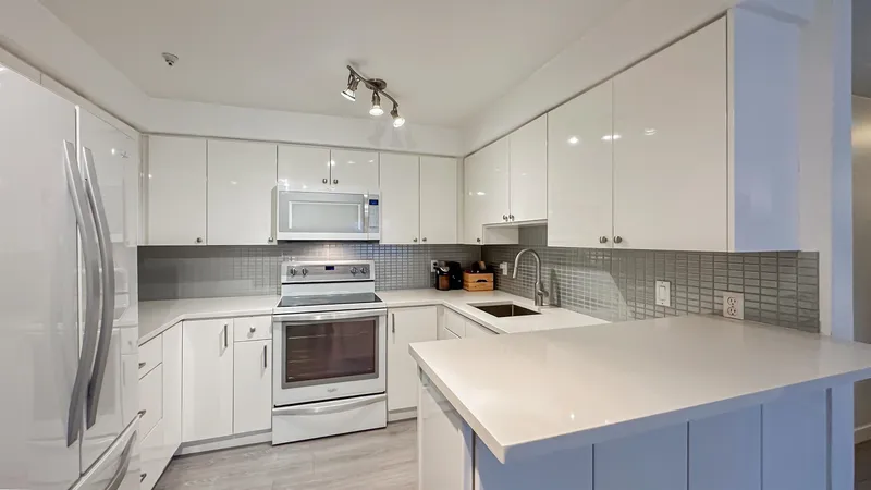 309 2211 WALL STREET - photo 3 of 16