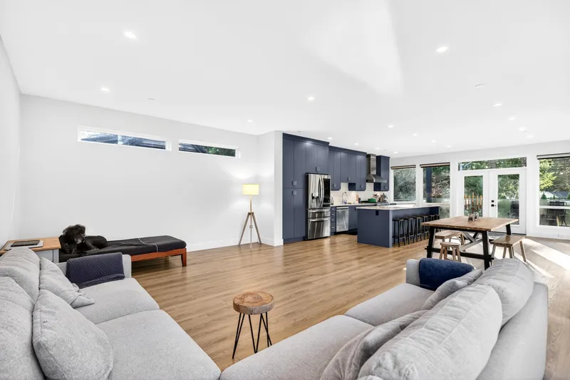 24025 FERN CRESCENT - photo 4 of 25