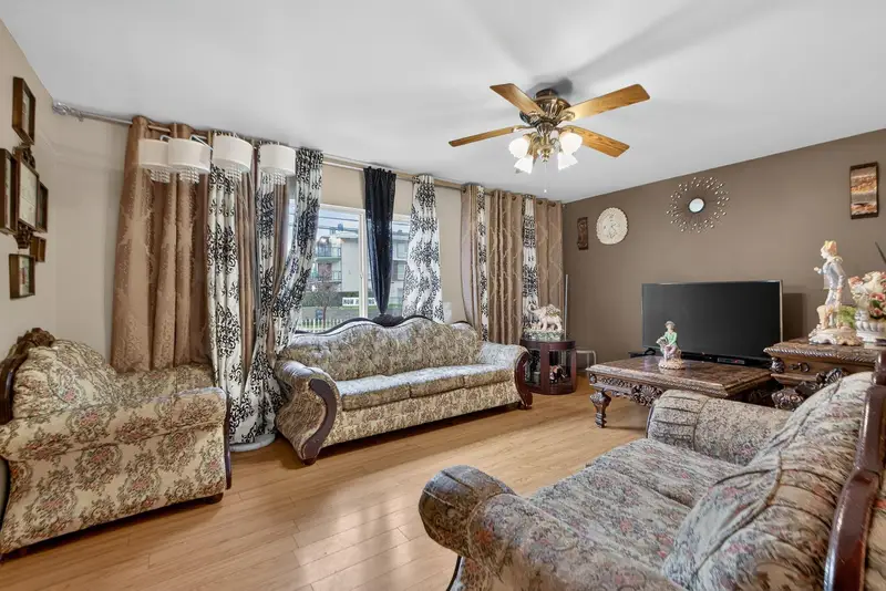 7576 140 STREET - photo 2 of 25