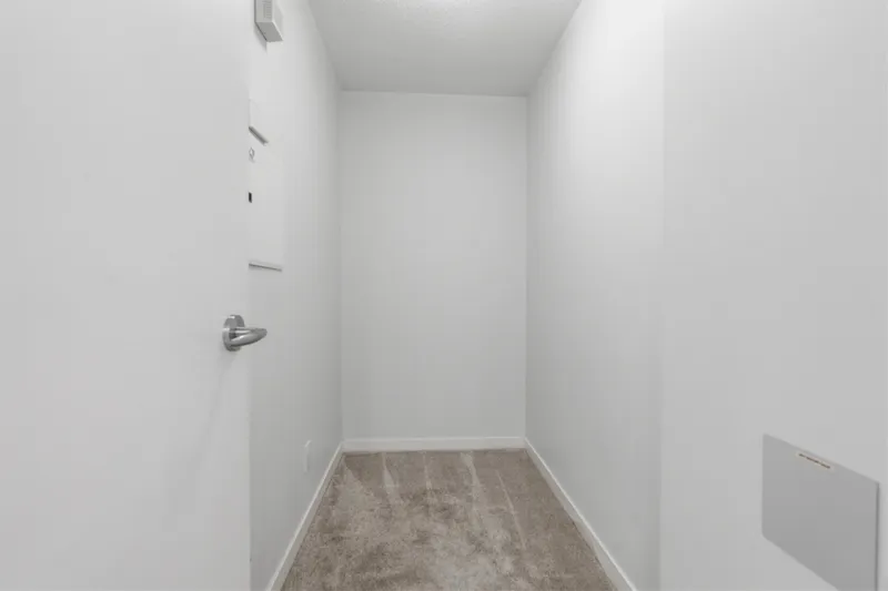 1707 928 BEATTY STREET - photo 4 of 25