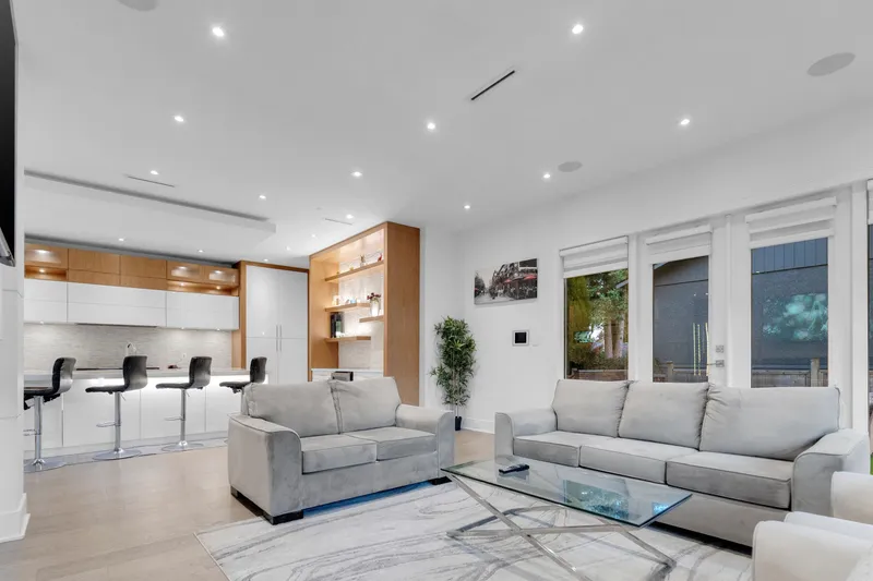 1440 MAPLE STREET - photo 4 of 25