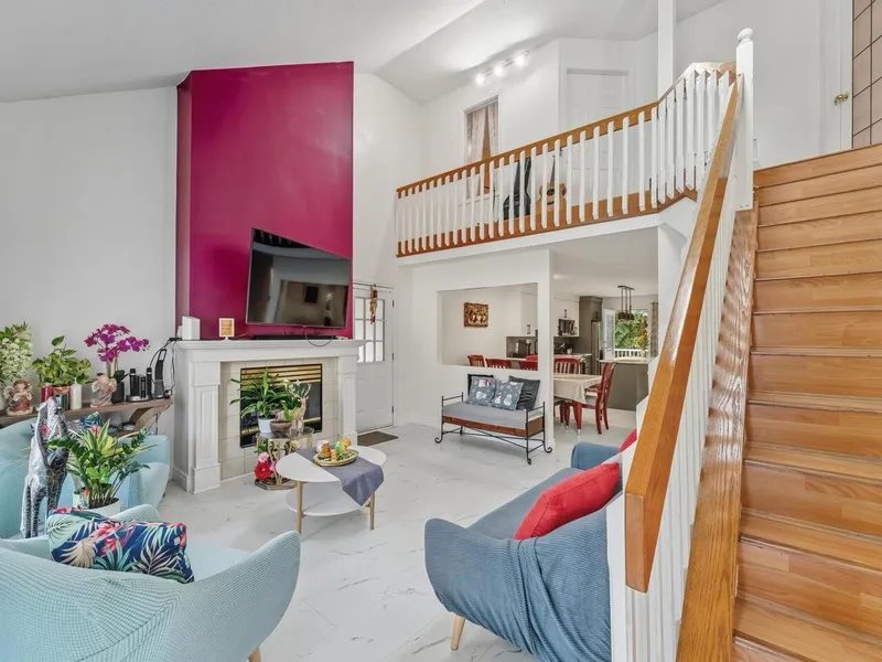 210 10308 155A STREET - photo 4 of 21