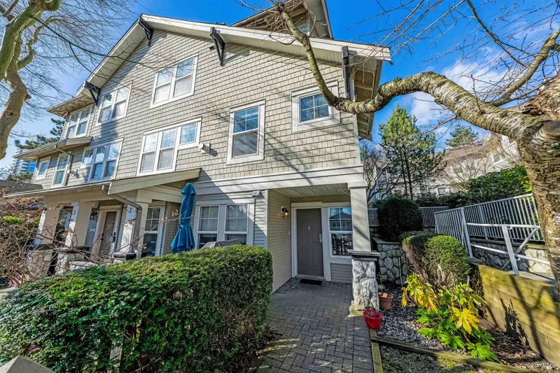 3 7179 18TH AVENUE - photo 1 of 19