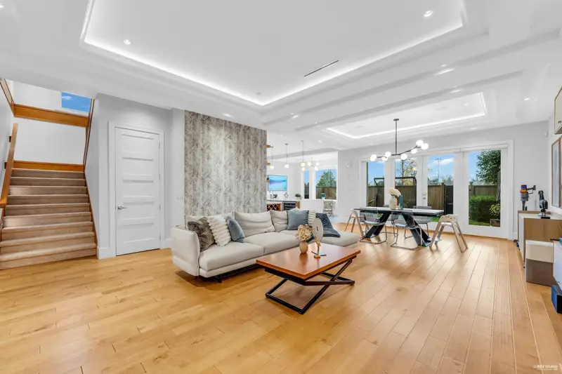 6640 GOLDSMITH DRIVE - photo 4 of 25