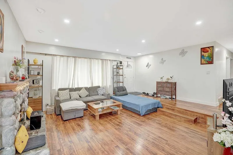 11455 139A STREET - photo 3 of 25