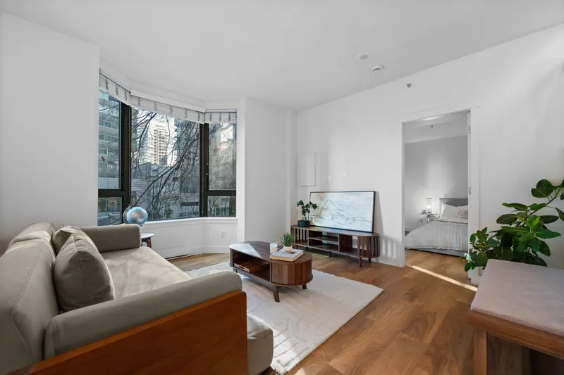 203 1238 MELVILLE STREET - photo 1 of 25