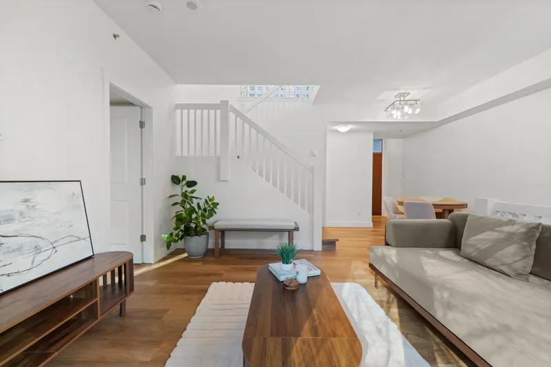 203 1238 MELVILLE STREET - photo 4 of 25