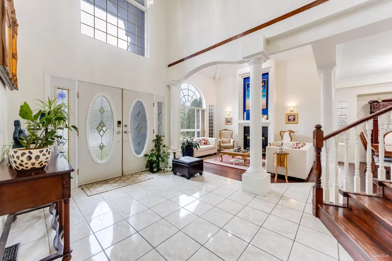 5933 137A STREET - photo 4 of 25