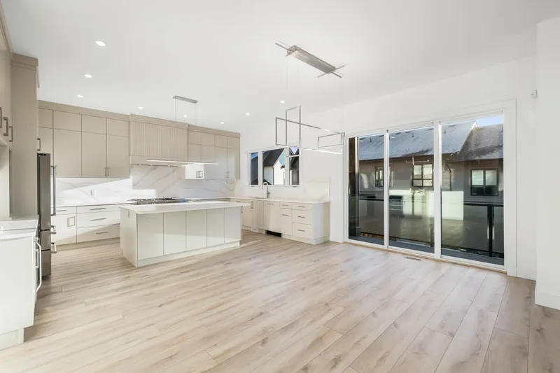 3552 MONSON CRESCENT - photo 3 of 25