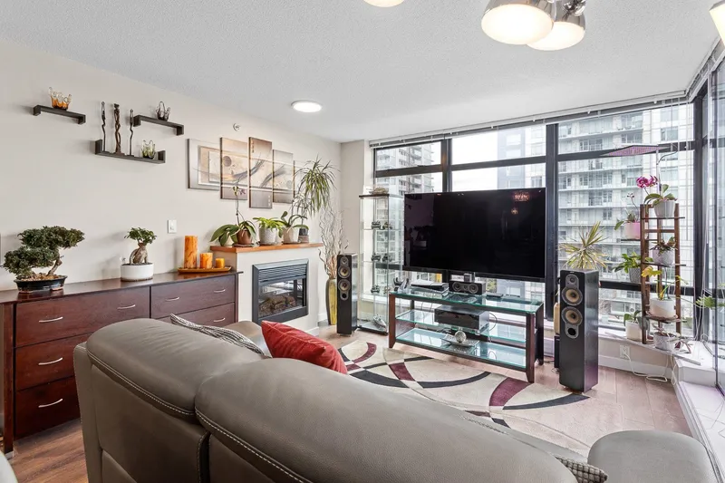 1106 610 VICTORIA STREET - photo 3 of 25