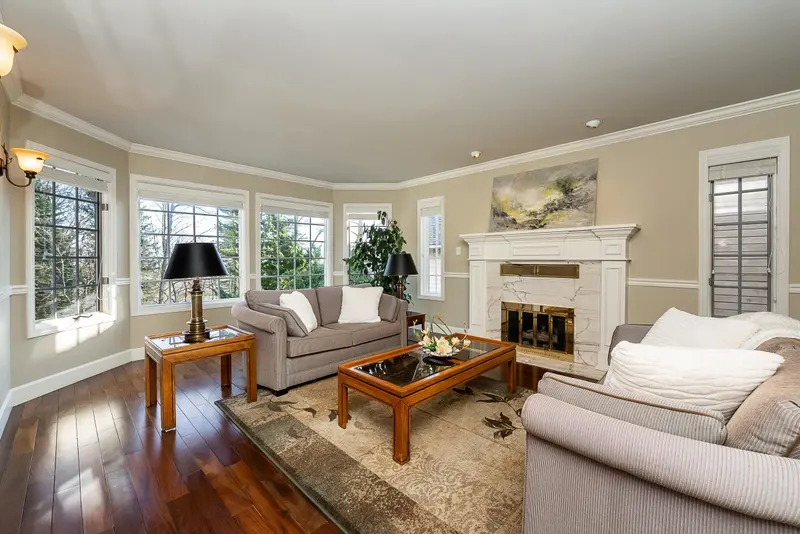 408 RIVERVIEW CRESCENT - photo 3 of 25