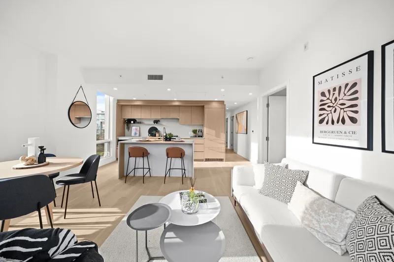 305 5212 CAMBIE STREET - photo 3 of 25