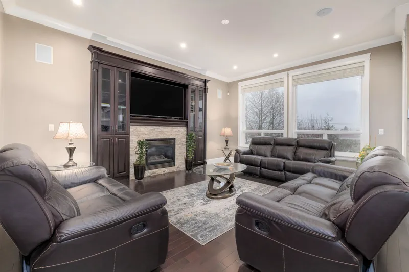 14611 36B AVENUE - photo 3 of 25