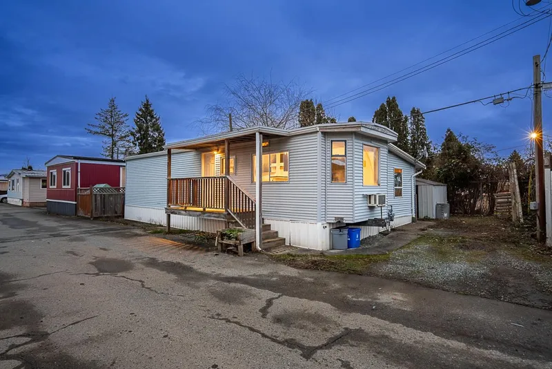 54 26892 FRASER HIGHWAY - photo 2 of 24