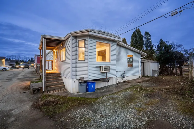 54 26892 FRASER HIGHWAY - photo 3 of 24