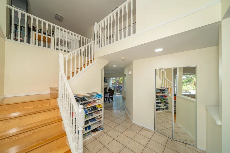 31 16155 82 AVENUE - photo 3 of 25