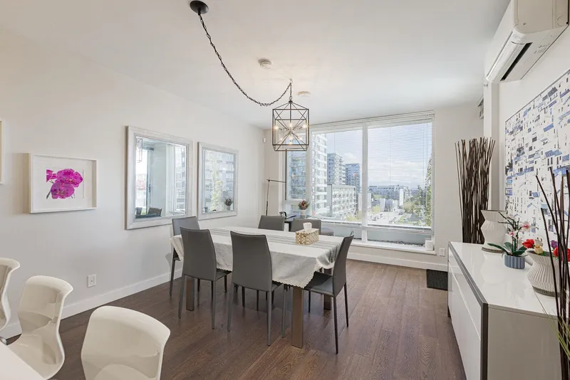 6015 5511 HOLLYBRIDGE WAY - photo 1 of 25