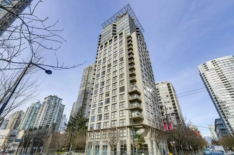 506 989 BEATTY STREET - photo 1 of 21