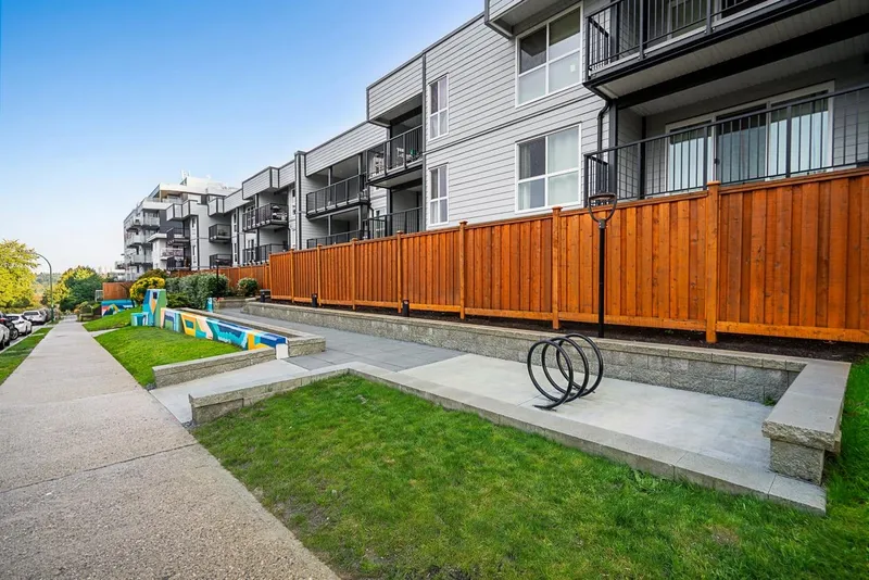 103 808 E 8TH AVENUE - photo 1 of 21