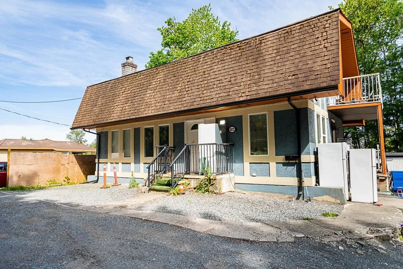 19273 80 AVENUE - photo 2 of 25