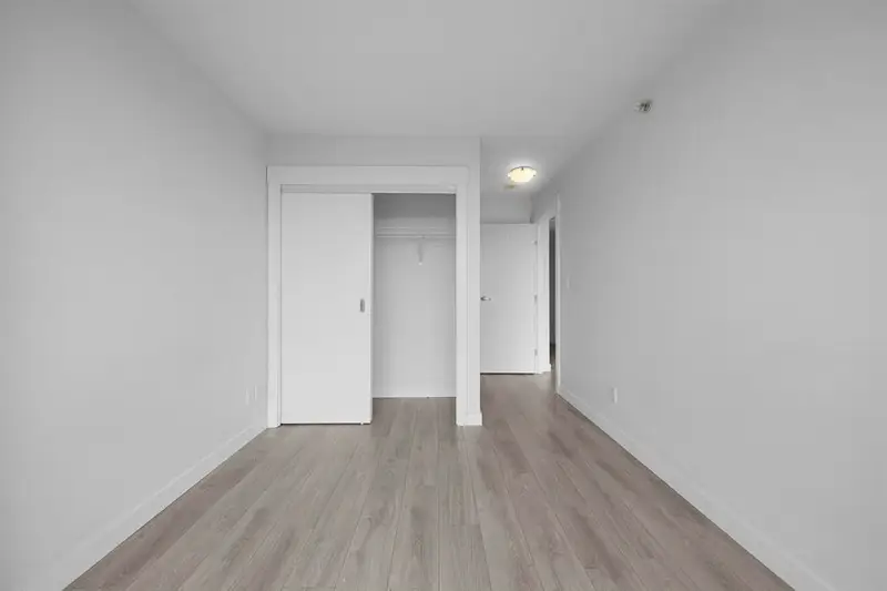 1908 13380 108 AVENUE - photo 3 of 8