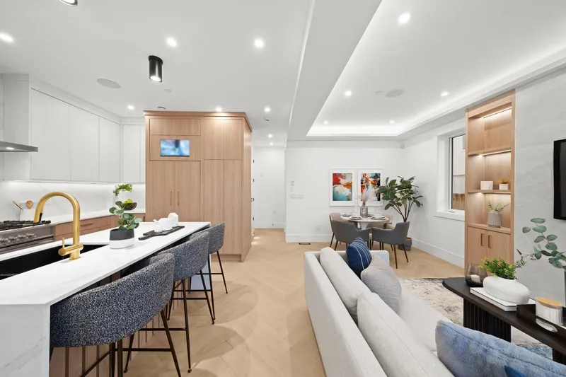 1 1967 E 13TH AVENUE - photo 4 of 25