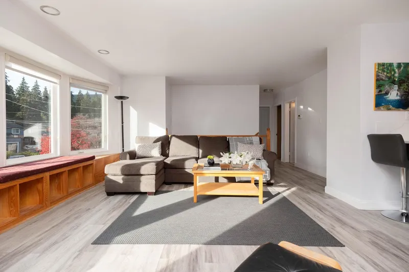 2644 KILMARNOCK CRESCENT - photo 4 of 25