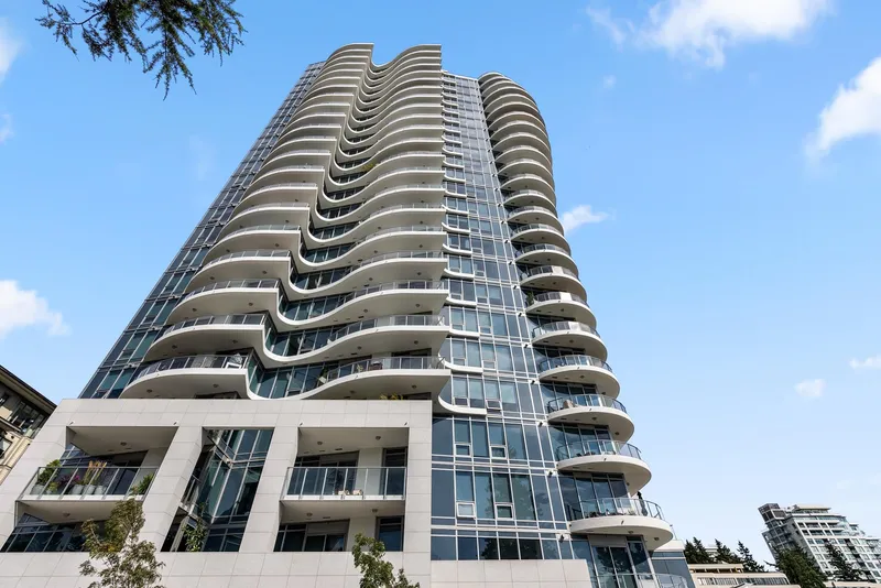 1102 1500 MARTIN STREET - photo 4 of 25