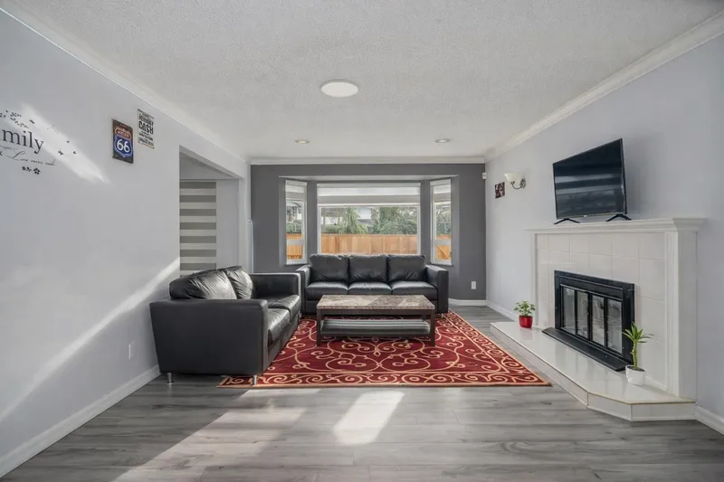 14251 72ND AVENUE - photo 2 of 25