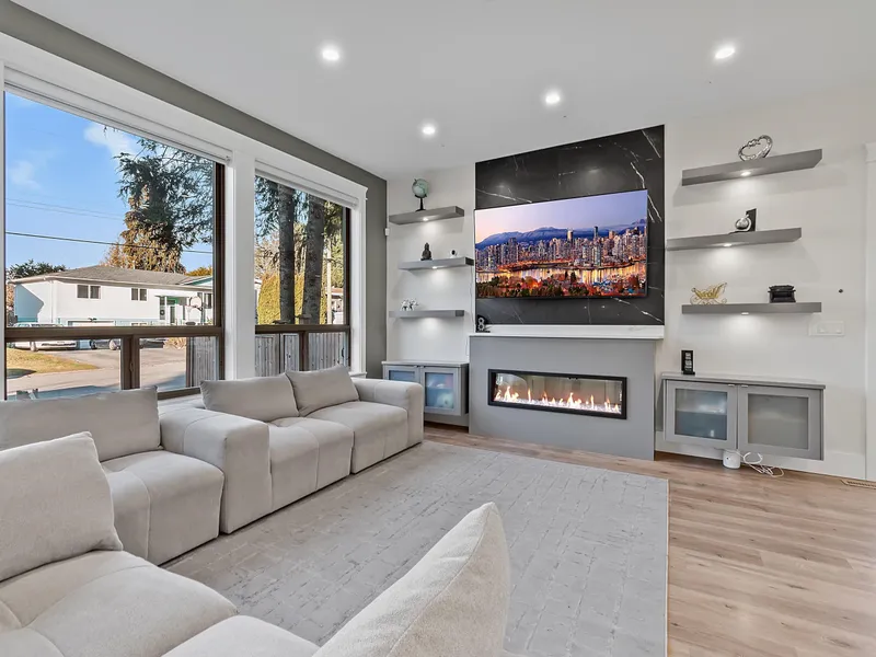 8144 116A STREET - photo 4 of 25