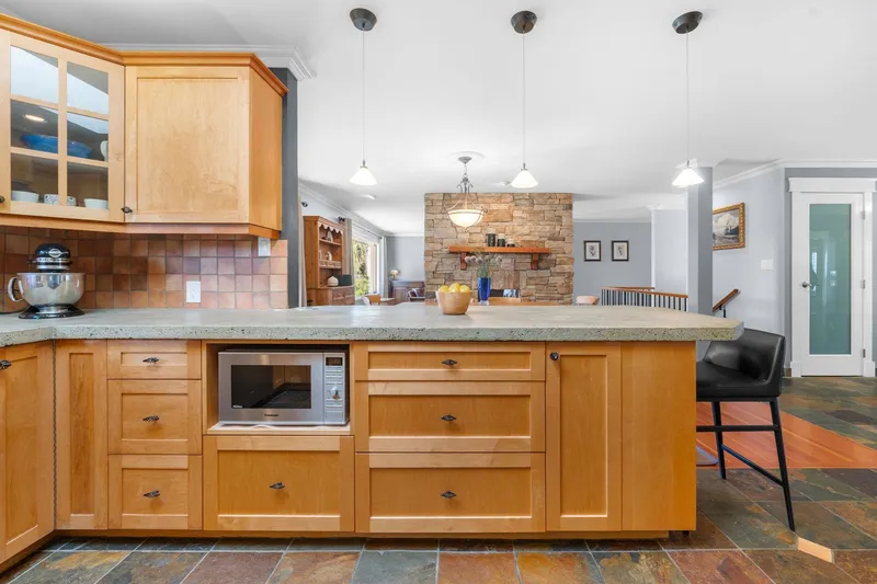 759 WINONA AVENUE - photo 3 of 25