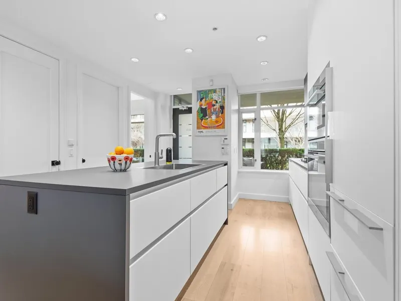 313 77 WALTER HARDWICK AVENUE - photo 3 of 25